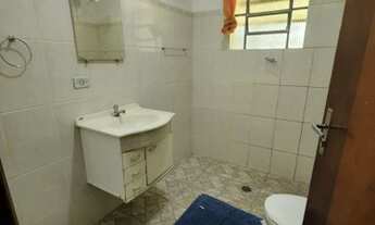 Imagem 3: Casarão contendo 3 dormitórios sala com lareira