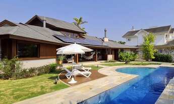 Imagem 7: Ampla casa com grande jardim e piscina na praia mais cobiçada do BRASIL