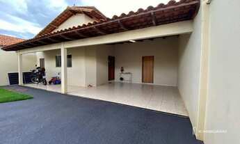 Imagem 3: Casa com 3 dormitórios para alugar, 205 m² por R$ 3.300,00/mês - Marta Helena - Ituiutaba