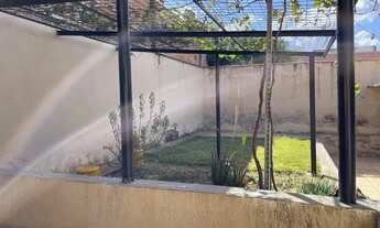 Imagem 7: Casa com 3 Quarto(s) e 2 banheiro(s) para Alugar, 216 m² por R$ 2400 / Mês