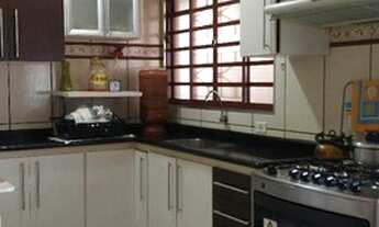 Imagem 2: Casa para venda tem 189 metros quadrados com 4 quartos em Jardim Barão - Santa Bárbara D&