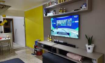 Imagem 2: Confortável e recém decorada - Casa de condomínio