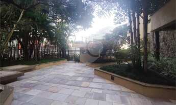 Imagem 6: Cobertura Duplex na Aclimação de 500m² com 6 dormitórios, 3 suítes, 4 vagas e 2 depósitos