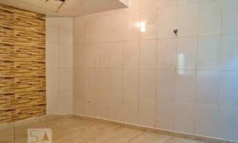 Imagem 2: Casa para Aluguel - Parque Regina, 1 Quarto, 40 m2