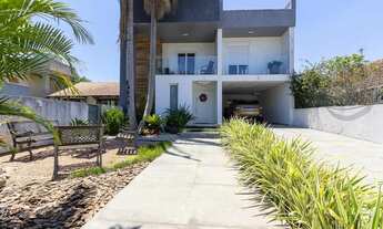 Imagem 2: Excelente casa de 3 dormitórios, 3 suítes e 2 vagas no bairro Cavalhada