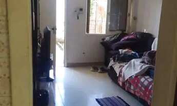 Imagem 5: Casa em Porto Alegre, no bairro Guarujá, com 2 dormitório(s), e 2 banheiros, à v