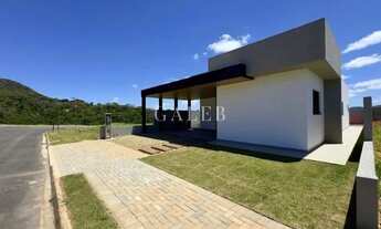 Imagem 3: Casa térrea em condomínio completa, com 3 quartos sendo 1 suíte, piscina e churrasqueira