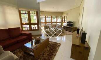 Imagem 7: Elegância e Conforto: Casa com Piscina e Churrasqueira no Centro de Gravataí!