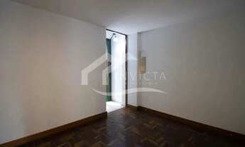 Imagem 7: Original dois quartos revertido para quarto e sala com vista para Lagoa e Cristo