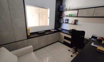 Imagem 7: Casa de condomínio para venda tem 250 metros quadrados com 3 quartos