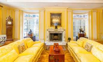 Imagem 7: Seja Bem-vindo à Mansão Saint Mary s. Imóvel de alto luxo localizado em rua tranquila, com