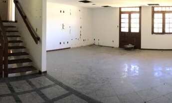 Imagem 4: Casa para venda possui 10 metros quadrados com 1 quarto em Caminho das Árvores - Salvador