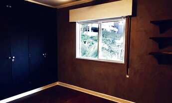 Imagem 4: Oportunidade - Sobrado em excelente estado, reformado, com 239m2, no Sumaré. Rua pacata