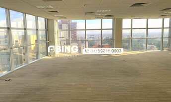 Imagem 5: Andar inteiro com 424,07 m² na Dom Pedro II, com piso, carpete e móveis de alto padrão. Co