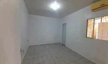 Imagem 4: Aluga-se kitnet individual. 5 minutos do shopping (moto).R$500 reais. Paga energia