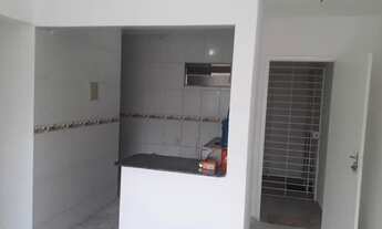 Imagem 3: Apto a venda em Pau Amarelo perto de tudo. 2 qtos mais um de serviço. 2 banheiros. 1 vaga