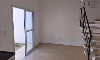 Imagem 3: Alugo - Casa em Condomínio - 2 Dorms sendo 1 Suíte com sacada - Jardim Uira R$ 2.300,00 RE