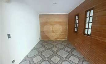 Imagem 6: Casa com quintal, edicula, 3 dormitorios, 1 suite, churrasquera, 3 vagas cobertas