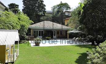 Imagem 2: Casa dos sonhos! Perfeita na planta, no terreno, no jardim, na localização..