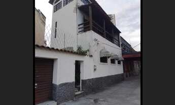 Imagem 6: Casa para aluguel possui 250 metros quadrados com 6 quartos