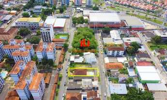 Imagem 3: Casa 4 Qts sendo 1 suíte, piscina Prox DB Pq10, em frente ao Jd Bougainville