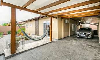 Imagem 2: Casa para venda com 141 metros quadrados com 3 quartos em Campeche - Florianópolis - SC