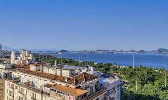 Imagem 2: Cobertura triplex para venda tem 304 metros quadrados com 4 quartos