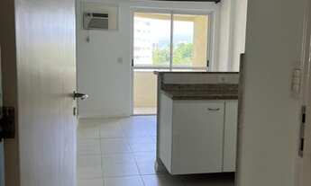 Imagem 2: Apartamento para aluguel tem 55 metros quadrados com 2 quartos em Jacarepaguá - Rio de Jan