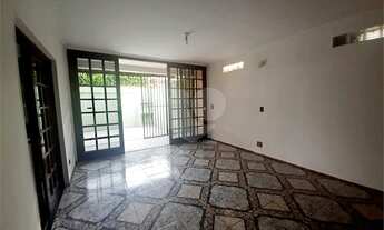 Imagem 7: Casa com quintal, edicula, 3 dormitorios, 1 suite, churrasquera, 3 vagas cobertas