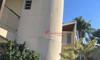 Imagem 5: CASA BACANA EM ÁGUAS DE SÃO PEDRO | AMPLA, ESPAÇO GOURMET, ÁRVORES FRUTÍFERAS