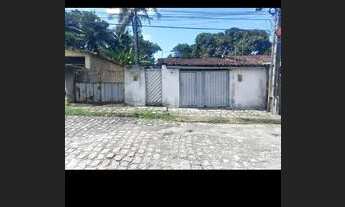 Imagem 3: 2 casa cada uma tem 2 quartos na cerâmica,banheiro garagem,murada com quintal
