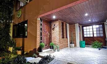 Imagem: Casa com Piscina 4 quartos 1 escritório