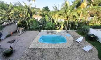 Imagem: Aluga-se casa com piscina - Bairro Coloninha