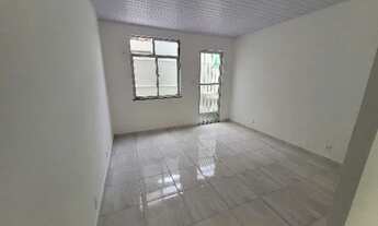 Imagem 2: Kitnet Studio Tipo Casa - Linda e Ampla - Quarto, Cozinha, Banheiro e Área de Serviço