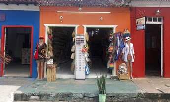 Imagem: Ponto comercial na praça da igreja em Arraial