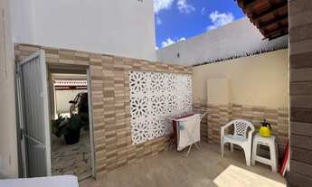 Imagem 6: Casa para venda tem 180 metros quadrados com 3 quartos em Grageru - Aracaju - SE