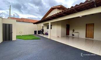 Imagem 2: Casa com 3 dormitórios para alugar, 205 m² por R$ 3.300,00/mês - Marta Helena - Ituiutaba