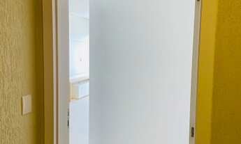 Imagem 2: Apartamento com 2 dormitórios novo nunca habitado a 2 quadras do mar junto ao centro em Tr