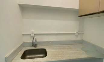 Imagem 7: Centro - Loja na Rua Dr. Nelson de Sá Earp - Em frente ao Bauhaus