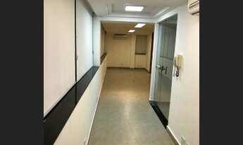 Imagem 3: Sala para aluguel e venda possui 48 metros quadrados com 1 quarto 1vaga