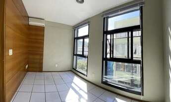 Imagem 3: Sala com 28m² Galpão / depósito com venda por R$240.000