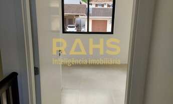 Imagem 5: Geminado Sobrado de esquina com 3 quartos sendo 1 suite no Bairro Iririu