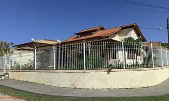 Imagem: Ótima casa com 03 quartos, sendo 01 suíte