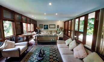 Imagem 3: Casa para venda possui 762 metros quadrados com 5 quartos em Itacoatiara - Niterói - RJ