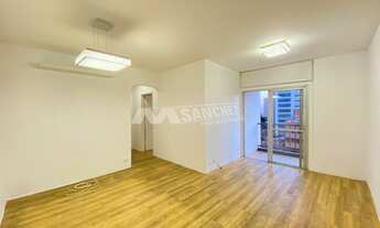 Imagem 2: Apartamento com 62 m², 2 Quartos, 2 Banheiros, 1 Vaga de Garagem, em Moema - São Paulo - S