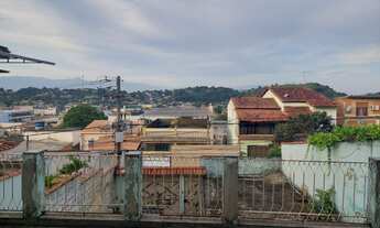 Imagem 3: Casa para venda possui 250 metros quadrados com 3 quartos em Miguel Couto - Nova Iguaçu