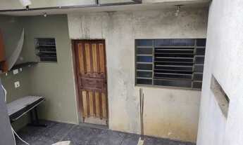 Imagem 5: Térrea (FUDOS), 1 Suíte, churrasqueira coberta, quintal, cozinha com armários, 1 vaga cobe