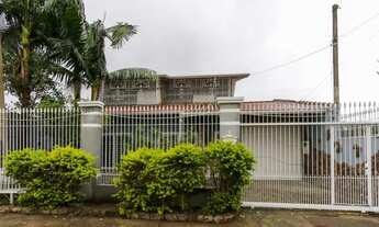 Imagem: Casa com 3 Quartos para Alugar no bairro