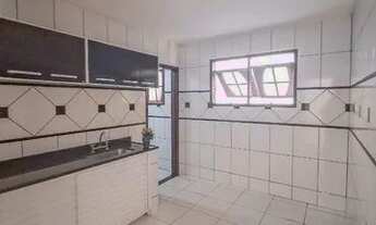 Imagem 4: Casa espaçosa de 3 quartos em bairro familiar e tranquilo