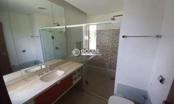 Imagem 7: Casa em condomínio em dois pavimentos com 4 suítes para alugar